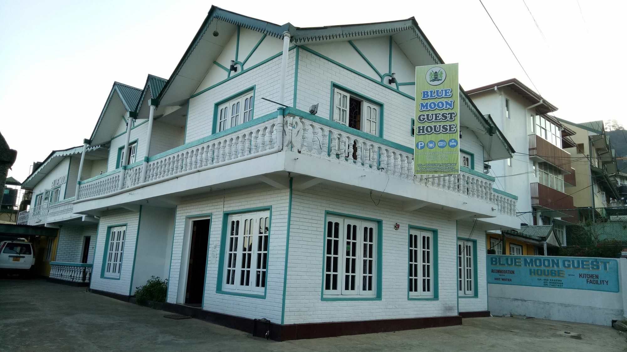 Blue Moon Hotel Нувара Елия Екстериор снимка